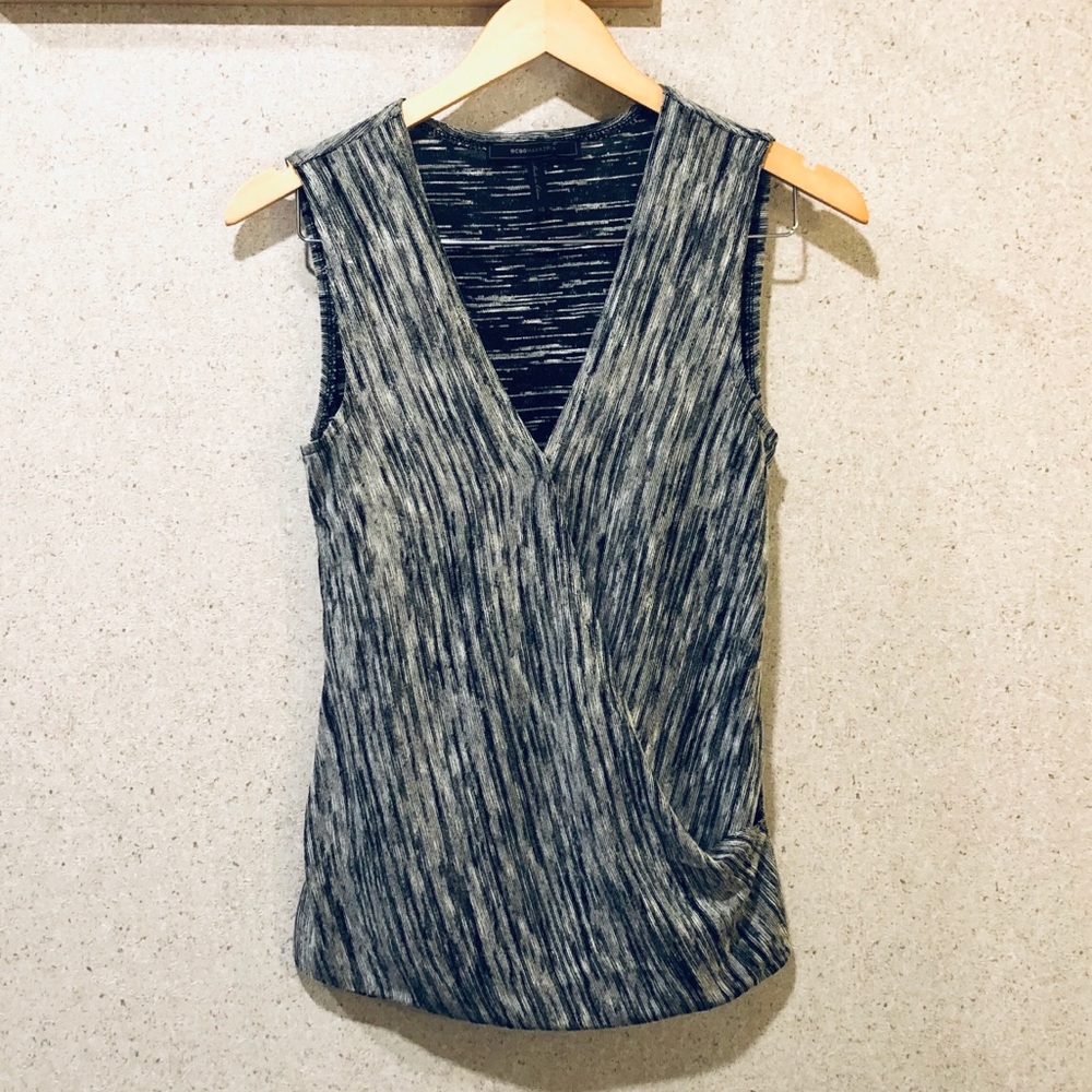 ⭐️5/$25 | BCBG MAX AZRIA | Salt & Pepper Knit Top | XS